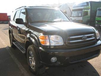 2004 Toyota Sequoia Photos