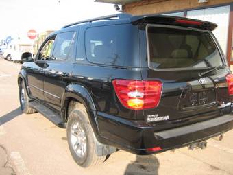 2004 Toyota Sequoia Pictures