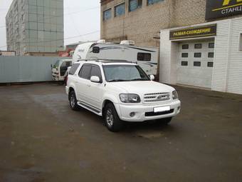 2004 Toyota Sequoia Pictures