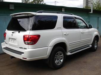 2004 Toyota Sequoia Pictures