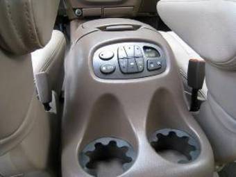 2004 Toyota Sequoia Pictures