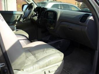 2004 Toyota Sequoia Photos