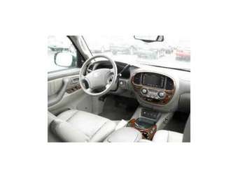 2005 Toyota Sequoia Pictures