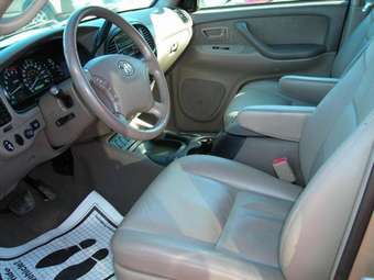 2005 Toyota Sequoia Images