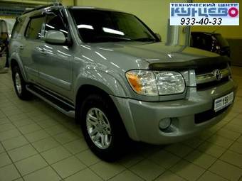 2005 Toyota Sequoia Pictures