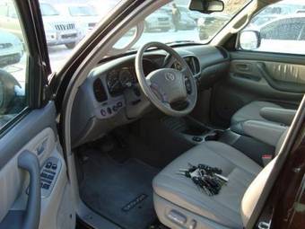 2005 Toyota Sequoia Pictures