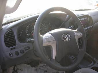 2005 Toyota Sequoia Photos