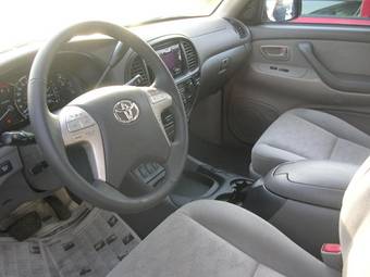 2005 Toyota Sequoia Pictures