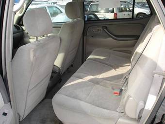 2005 Toyota Sequoia Photos