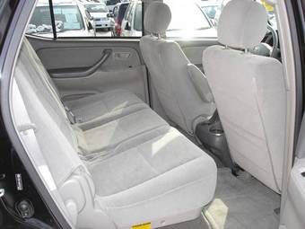 2005 Toyota Sequoia Photos