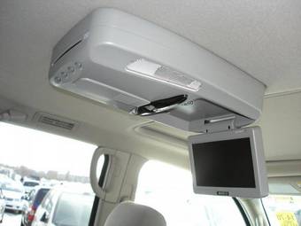 2005 Toyota Sequoia Images
