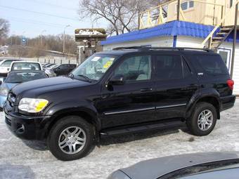 2005 Toyota Sequoia Images