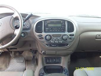 2005 Toyota Sequoia Pictures