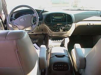 2005 Toyota Sequoia Photos