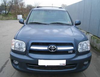 2005 Toyota Sequoia Pictures