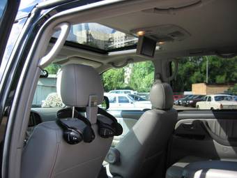 2005 Toyota Sequoia Pictures