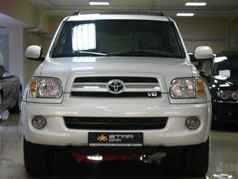 2005 Toyota Sequoia Photos