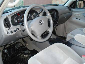 2005 Toyota Sequoia Photos