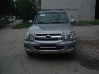 2005 Toyota Sequoia Photos