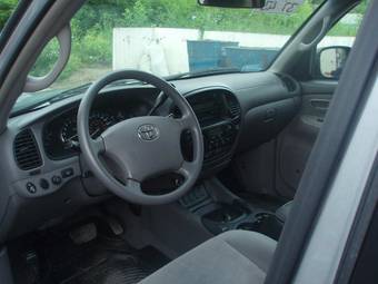 2005 Toyota Sequoia Images