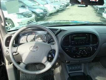2005 Toyota Sequoia Pictures
