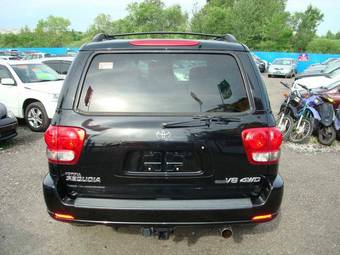 2005 Toyota Sequoia Pics