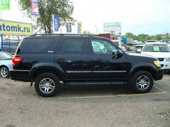 2005 Toyota Sequoia Pictures