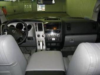 2008 Toyota Sequoia Photos