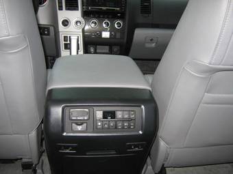 2008 Toyota Sequoia Photos