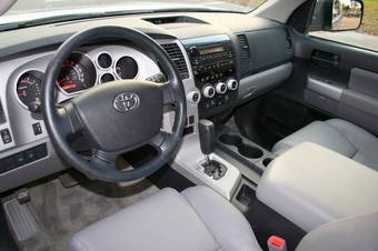 2009 Toyota Sequoia Pictures