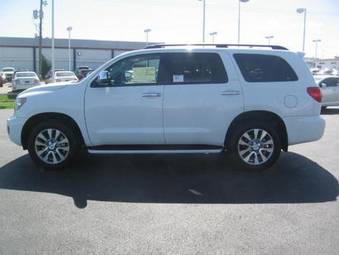 2010 Toyota Sequoia Pictures