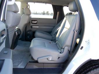 2010 Toyota Sequoia Pictures