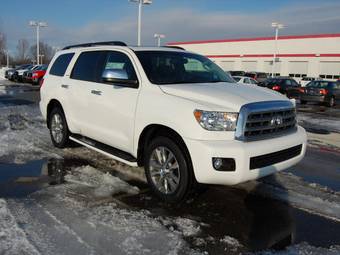 2010 Toyota Sequoia Pictures