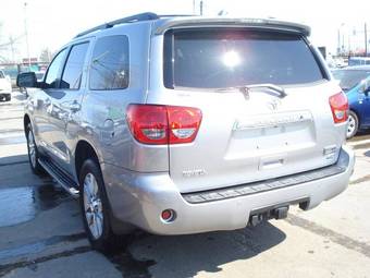 2010 Toyota Sequoia Pictures