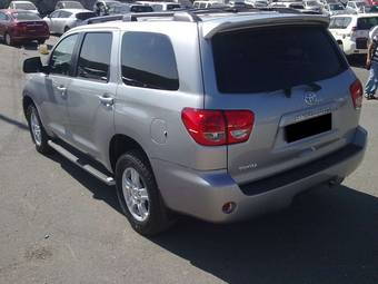 2010 Toyota Sequoia Pictures