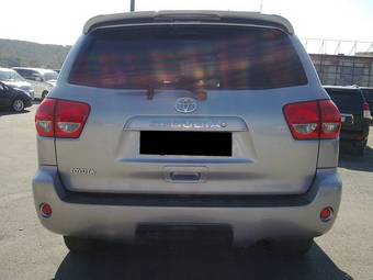 2010 Toyota Sequoia Pics