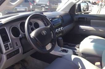 2010 Toyota Sequoia Pictures