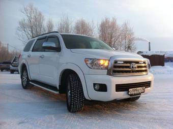 2011 Toyota Sequoia Photos