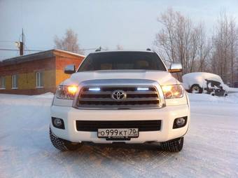 2011 Toyota Sequoia Pictures