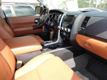 2011 Toyota Sequoia Pictures