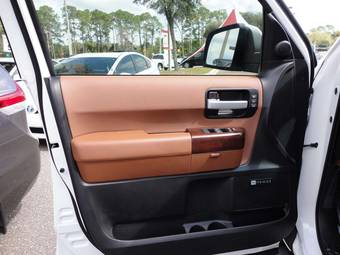 2011 Toyota Sequoia Pics