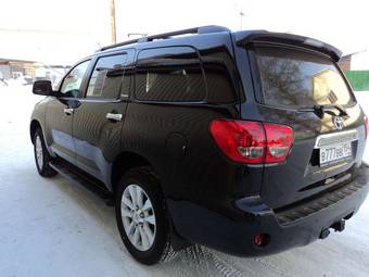 2011 Toyota Sequoia Pictures