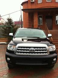 2011 Toyota Sequoia Photos