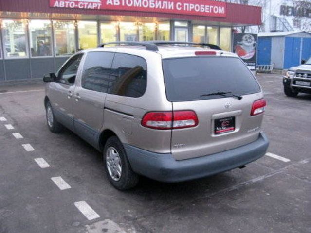 2002 Toyota Sienna