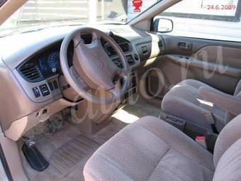 2002 Toyota Sienna Photos