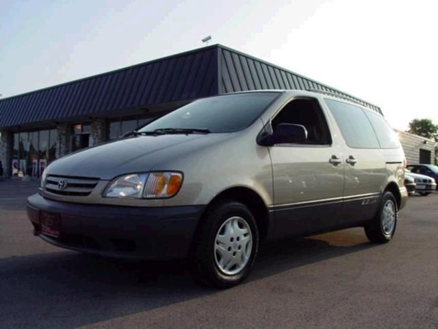 2003 Toyota Sienna