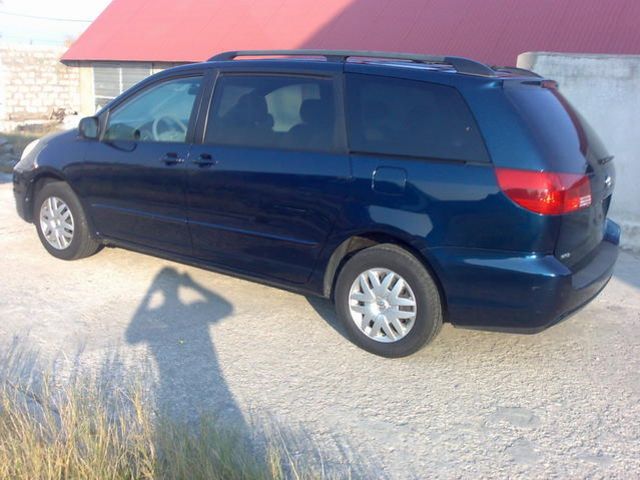 2004 Toyota Sienna