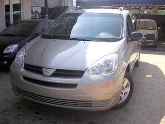 2004 Toyota Sienna Pictures