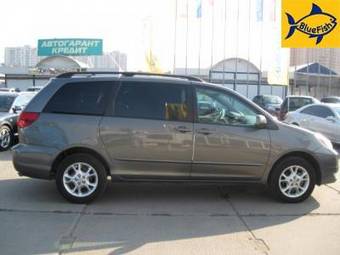 2004 Toyota Sienna Pictures