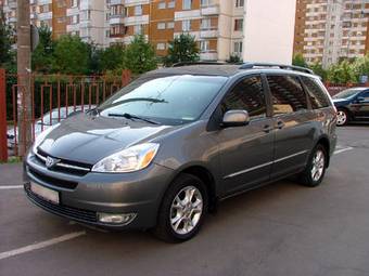 2004 Toyota Sienna Pictures